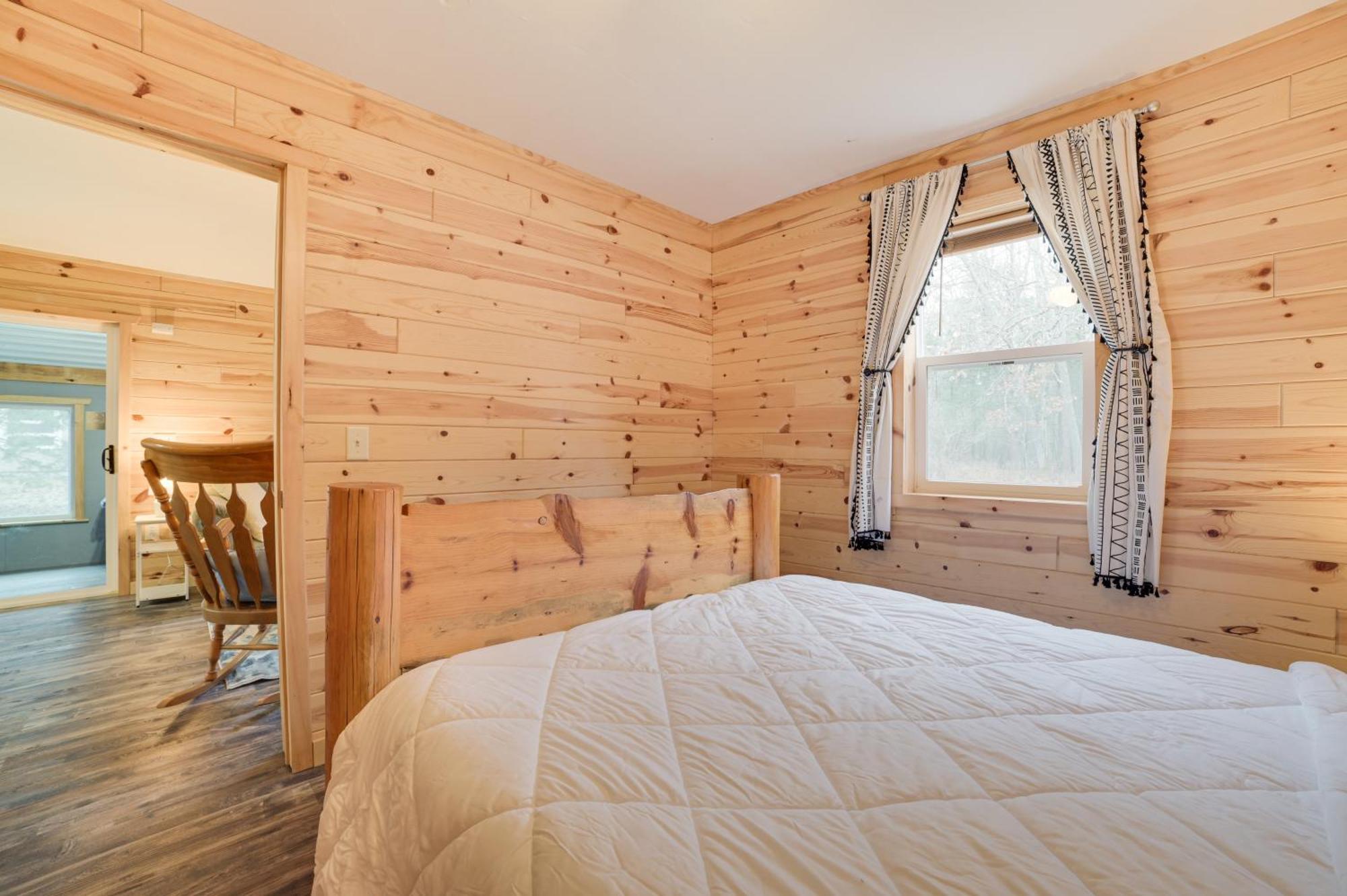 Scenic Evans Hideaway Steps To Lake Huron! Oscoda Exteriör bild
